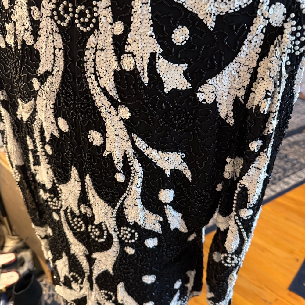 Elegant Black and White Beaded & Sequined Women's top - Picture 6 of 6